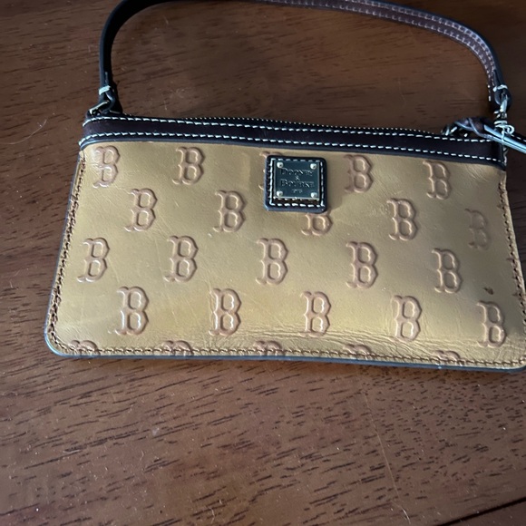 Dooney & Bourke Tan Clutch with Monogram Design - Picture 4 of 7